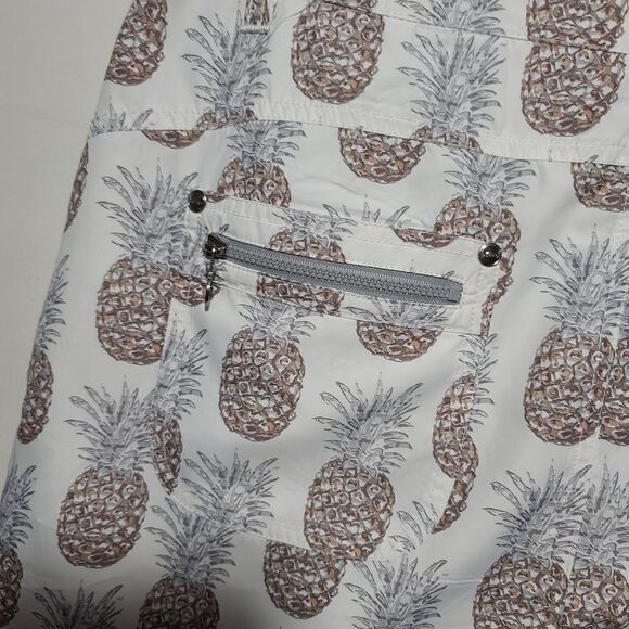 XDS Daily Sport White Pineapple Print Skort - Picture 6 of 10